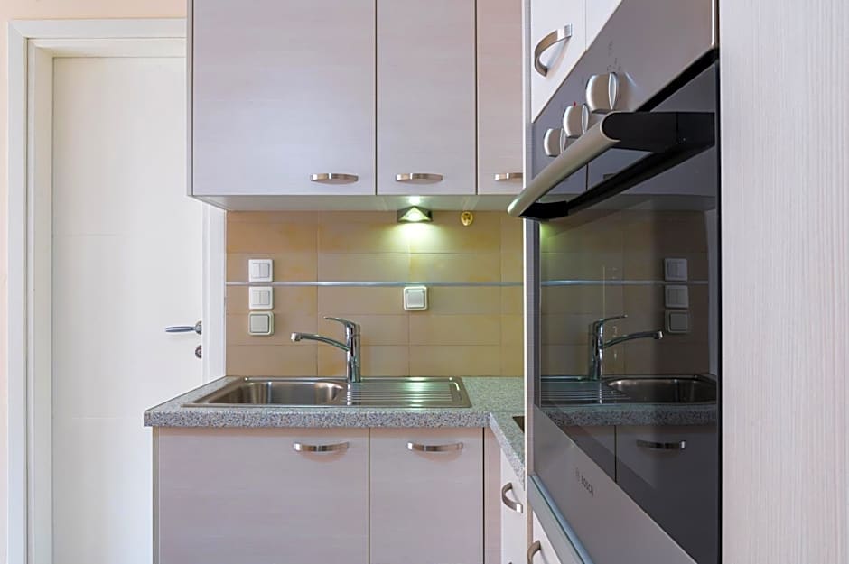 Rouchotas Apartments