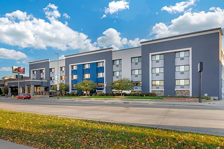 Best Western PLUS Milwaukee West