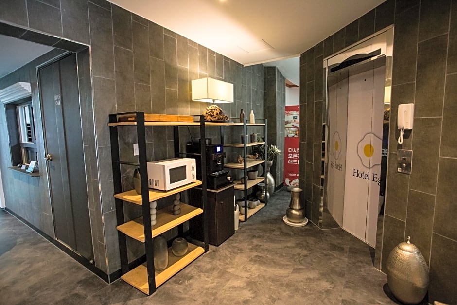 Hotel Egg