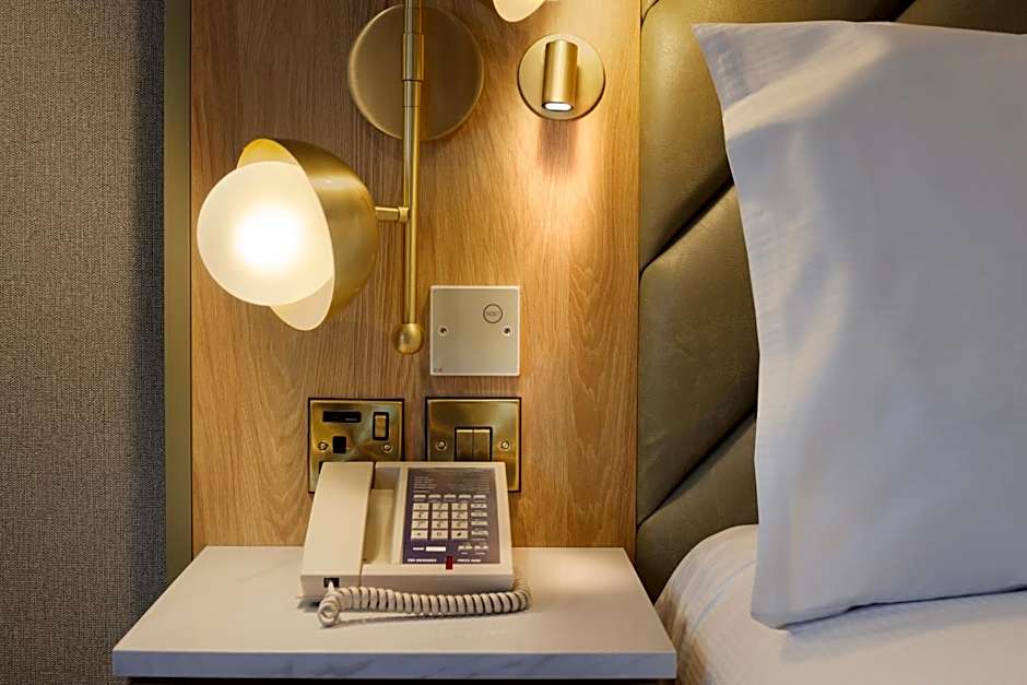 DoubleTree by Hilton Bristol North