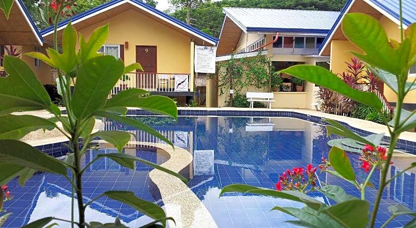 Blue Lagoon Inn & Suites