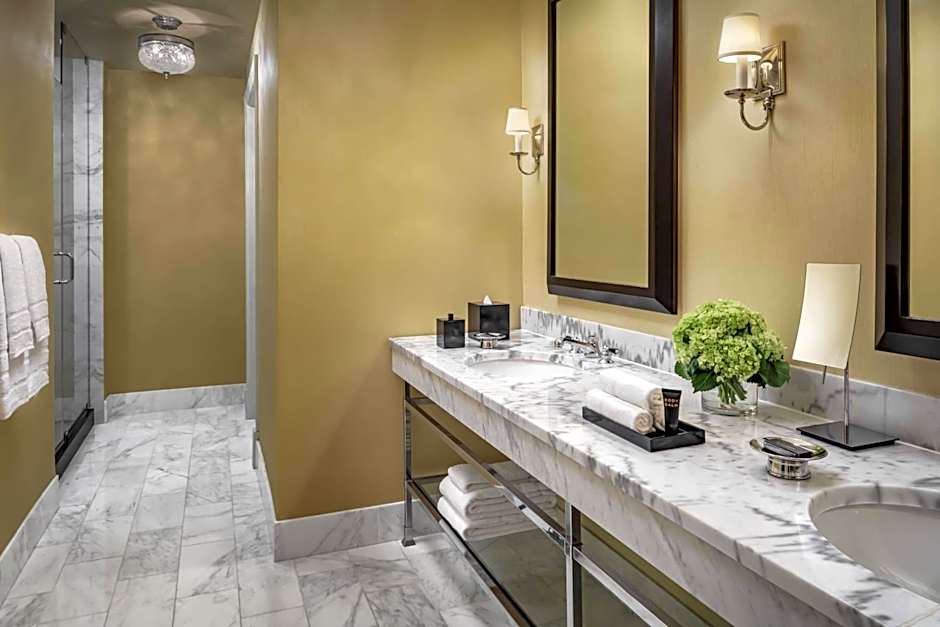 The Blackstone, Autograph Collection