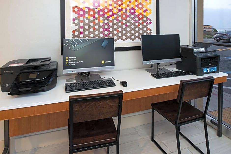 Holiday Inn Express San Francisco Airport South, an IHG Hotel