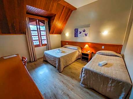 STANDARD TRIPLE WITH AIR CONDITIONING