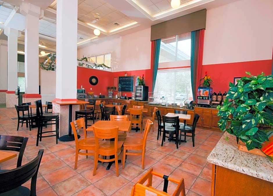 Americlnn Hotel & Suites