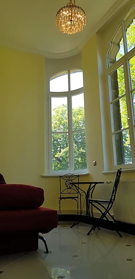 Hotel-Villa Lalee