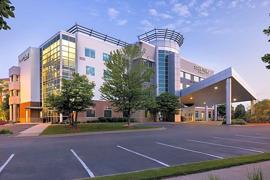 Courtyard by Marriott Minneapolis Maple Grove/Arbor Lakes