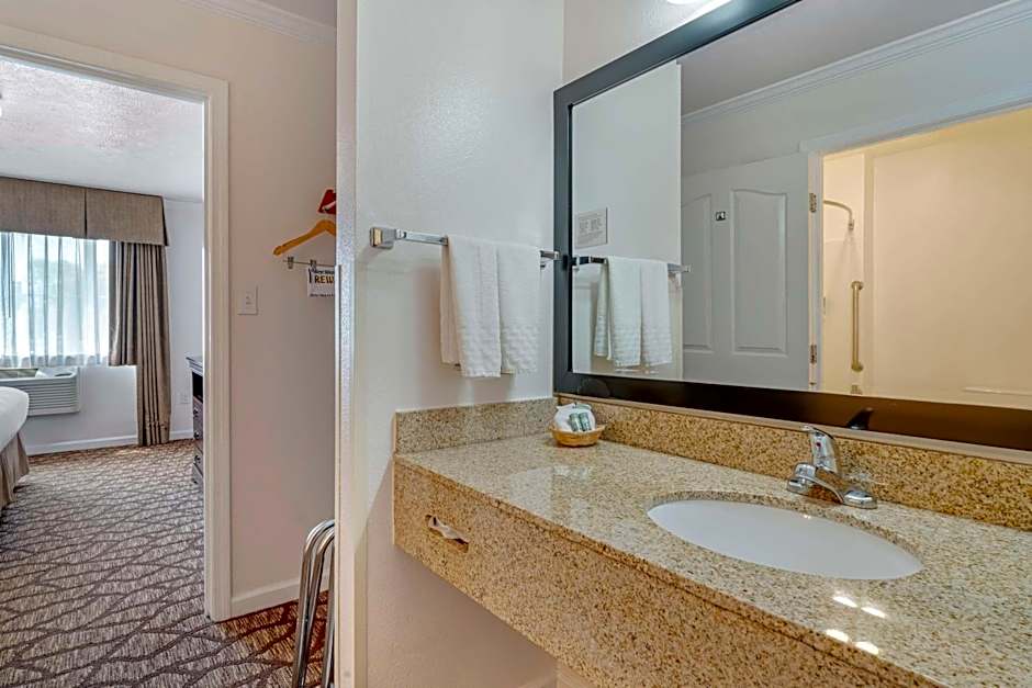 Best Western Salinas Monterey Hotel