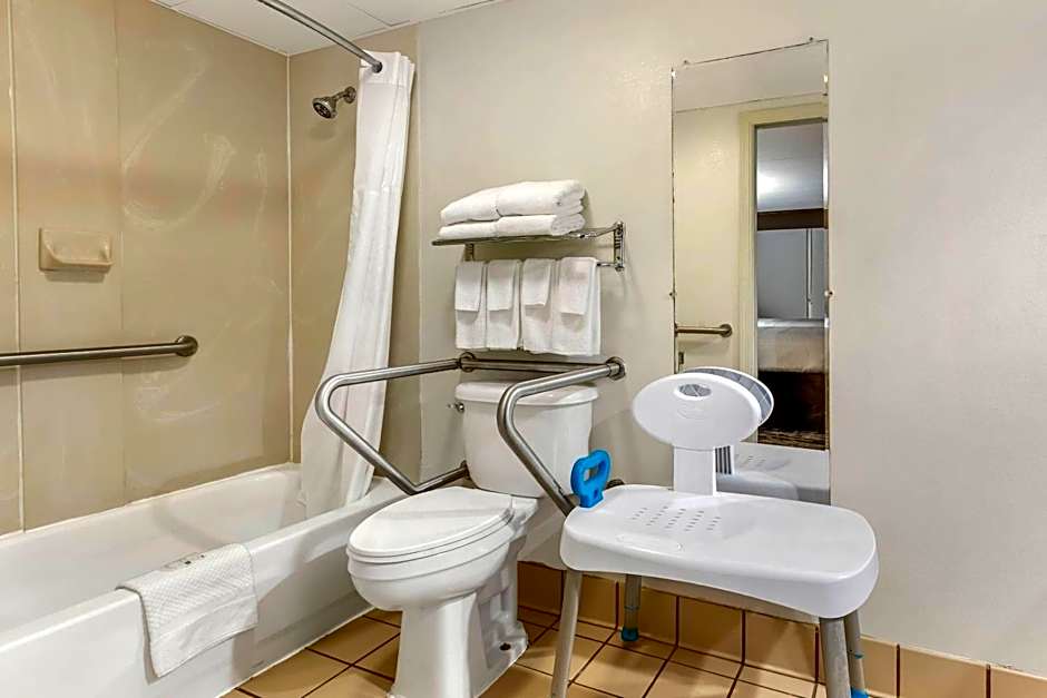 Quality Inn & Suites Easley - Greenville