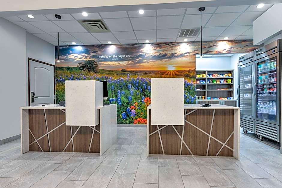 La Quinta Inn & Suites by Wyndham Allen At The Village