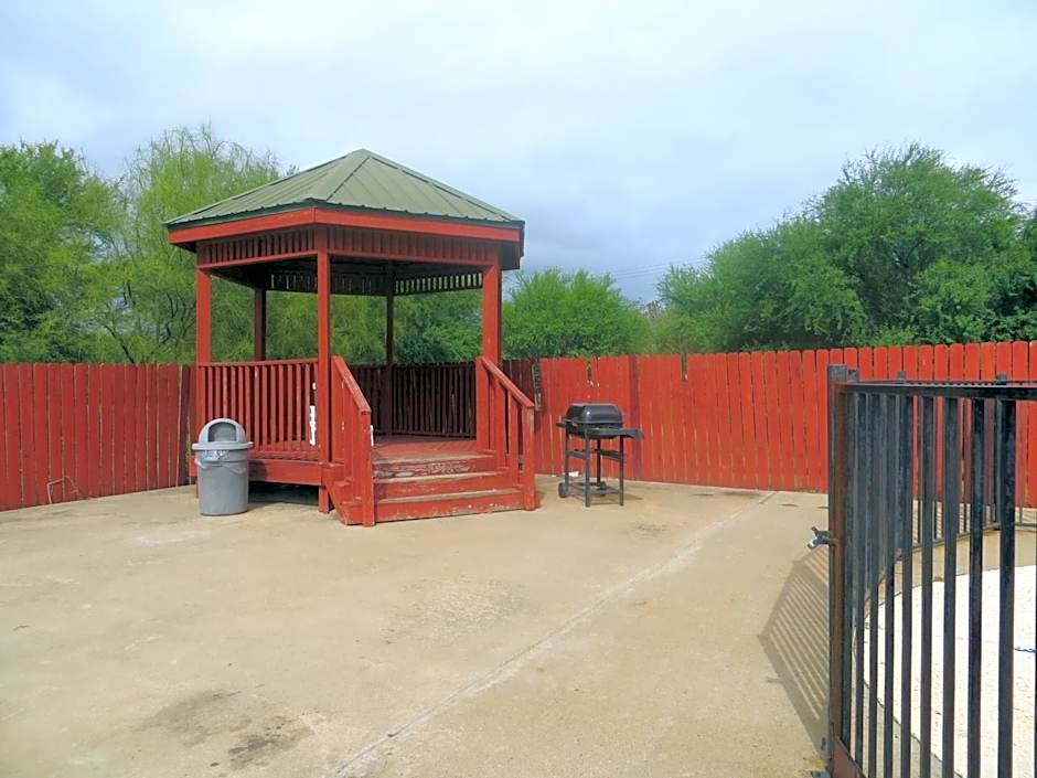 La Grange Executive Inn and Suites