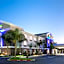 Holiday Inn Express & Suites Yosemite Park Area By IHG
