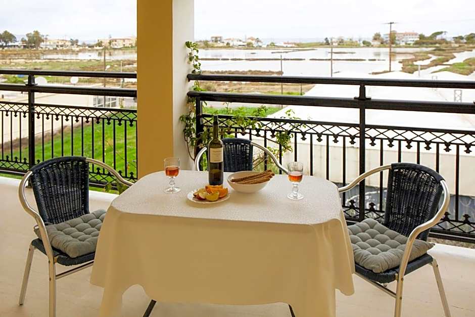 Searocco Studios & Apartments - Close to Alykes Center, by ZanteWize