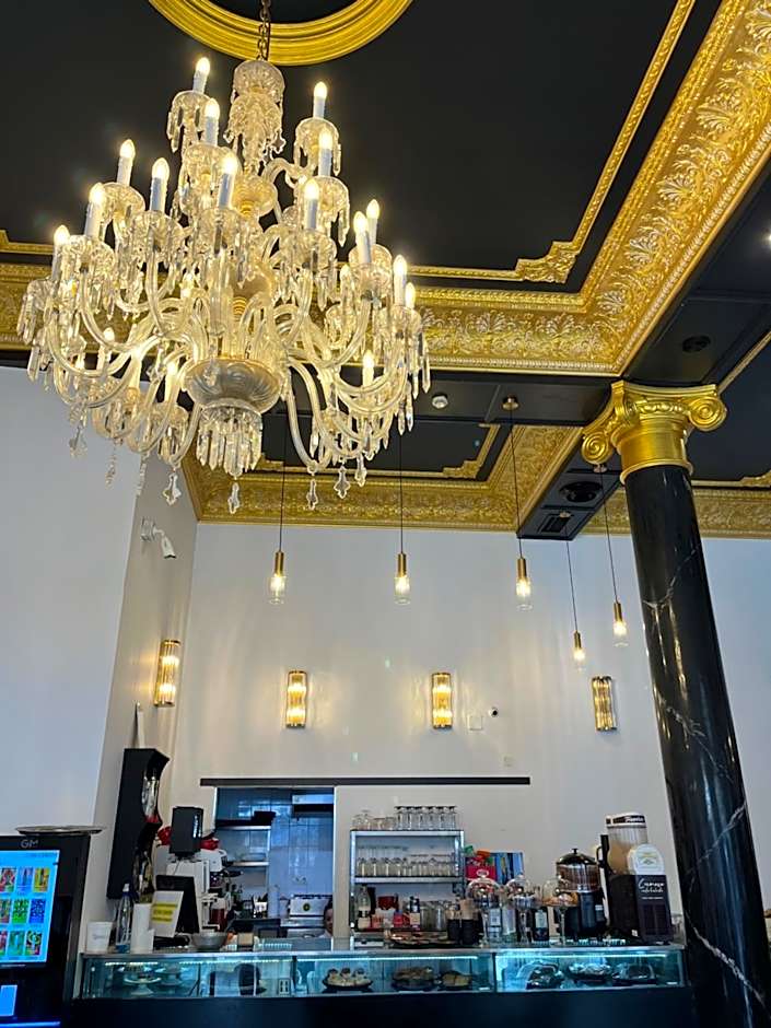 Adriano Boutique Sevilla