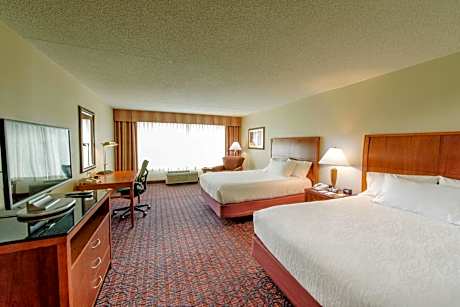 2 Queen Beds