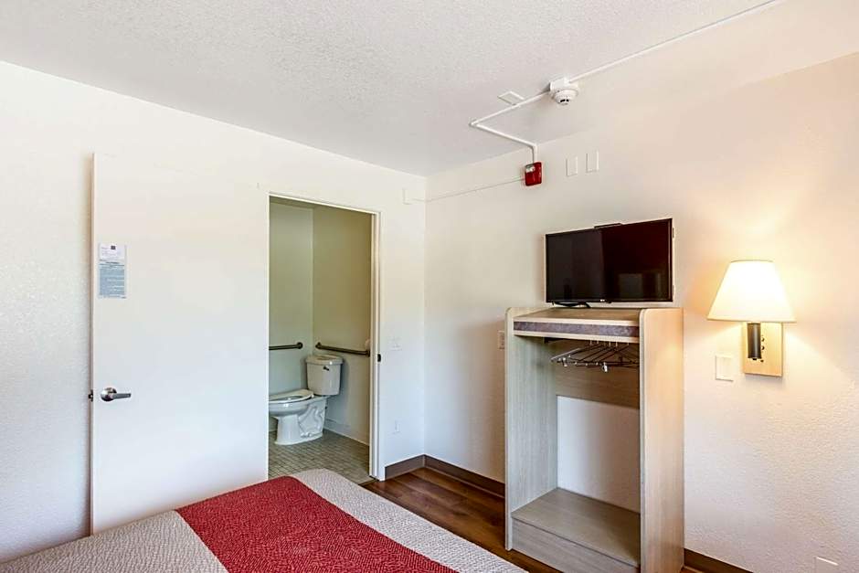 Motel 6-Redding, CA - Central