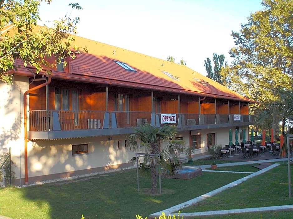 Hotel Halászkert Badacsony