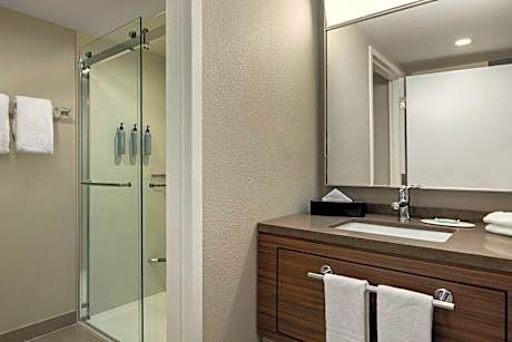 Room, 2 Queen Beds (Hearing Accessible)