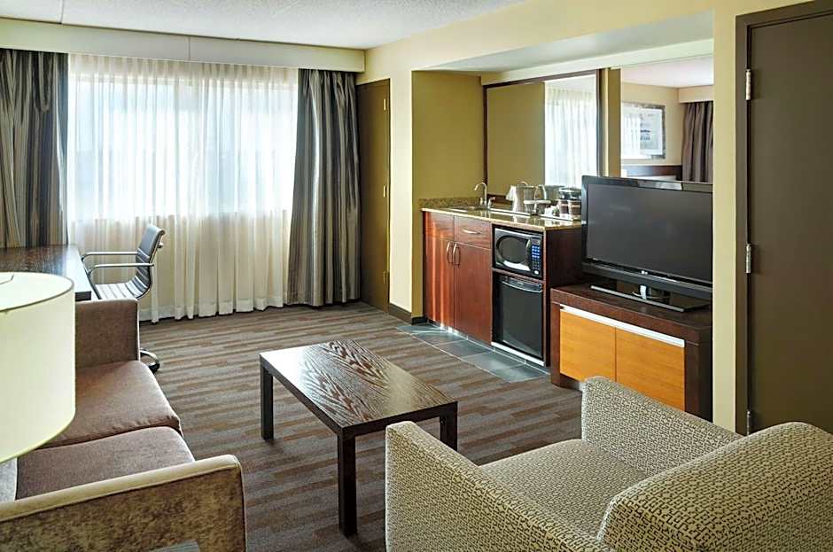 Hilton Winnipeg Airport Suites