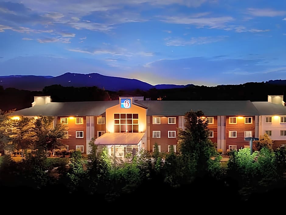 Sleep Inn & Suites Pigeon Forge - Downtown