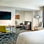 Fairfield by Marriott Inn & Suites Providence Airport Warwick