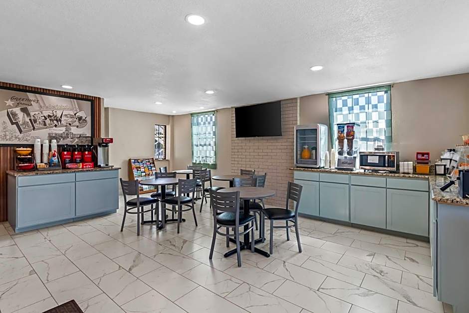 Super 8 by Wyndham Fredericksburg