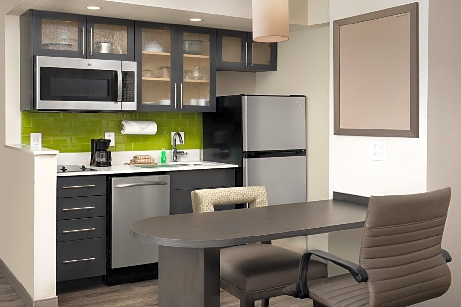 Candlewood Suites Alexandria West, an IHG Hotel
