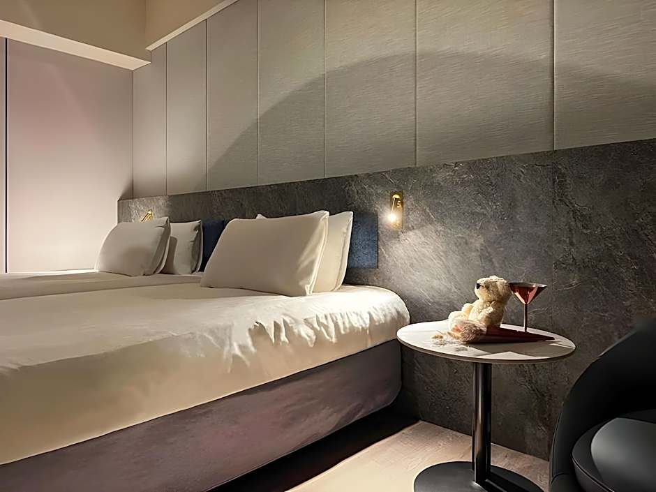 Metro Hotel