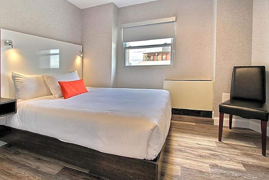 Photo 1 of 2 of Standard 1 Queen Bed
