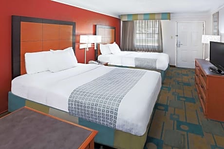 2 Double Beds Non-Smoking