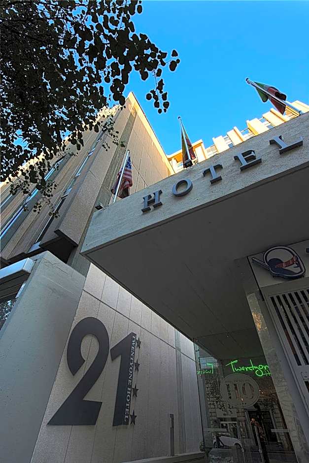 Twenty One Hotel