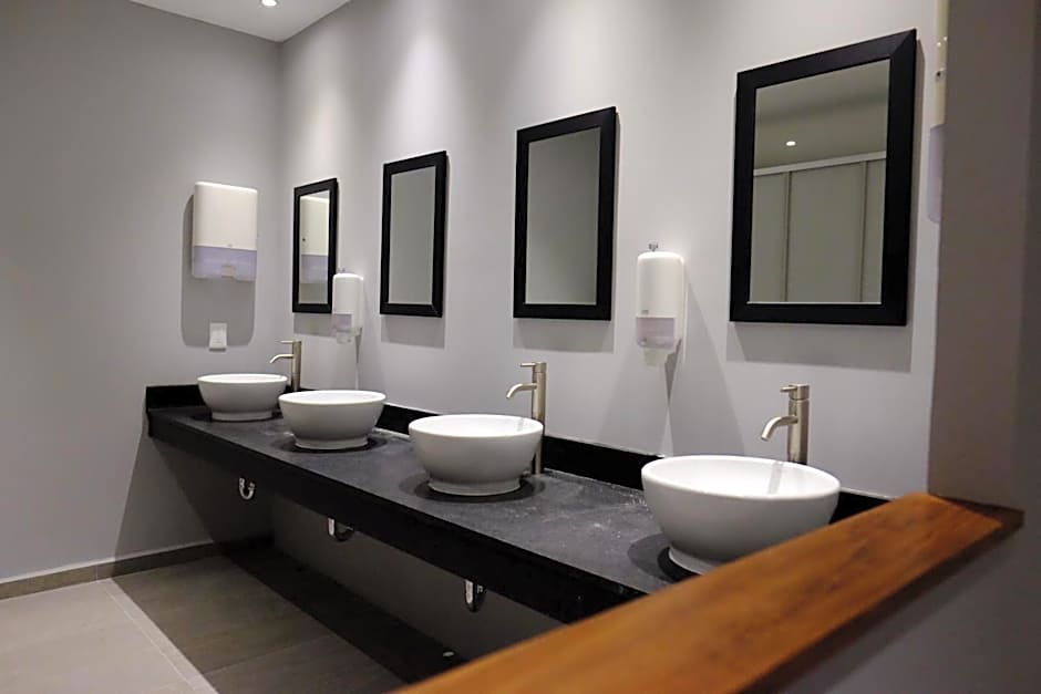 izZzleep Aeropuerto Terminal 2