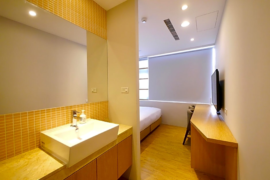 Shin Sei Bashi Hotel