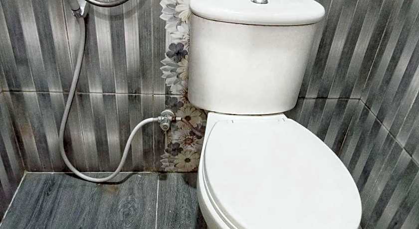 Urbanview Hotel Rifal Home Tegal