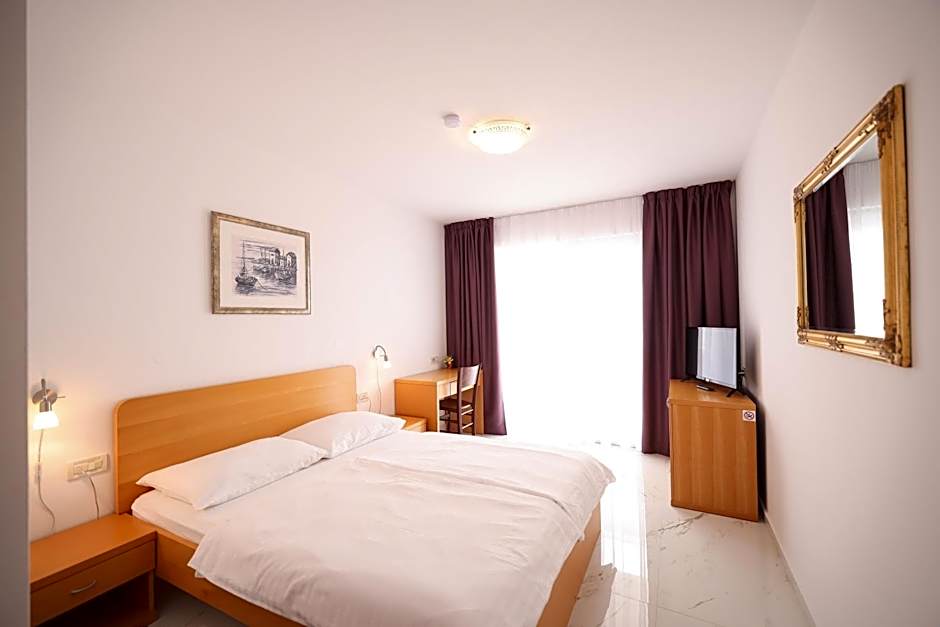 Depadansa Hotel Lucija***