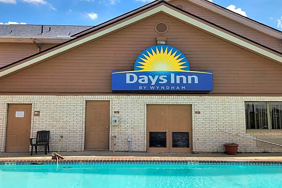 Days Inn by Wyndham Navasota