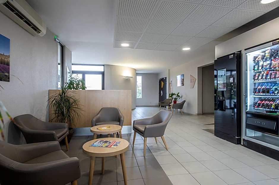 B&B HOTEL Orange - Échangeur A7 A9