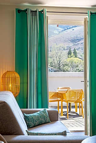 Studio with Mountain View