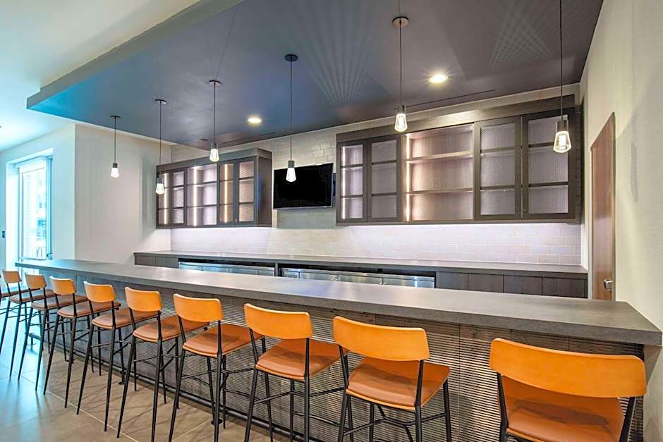 La Quinta Inn & Suites by Wyndham Chattanooga Downtown/South