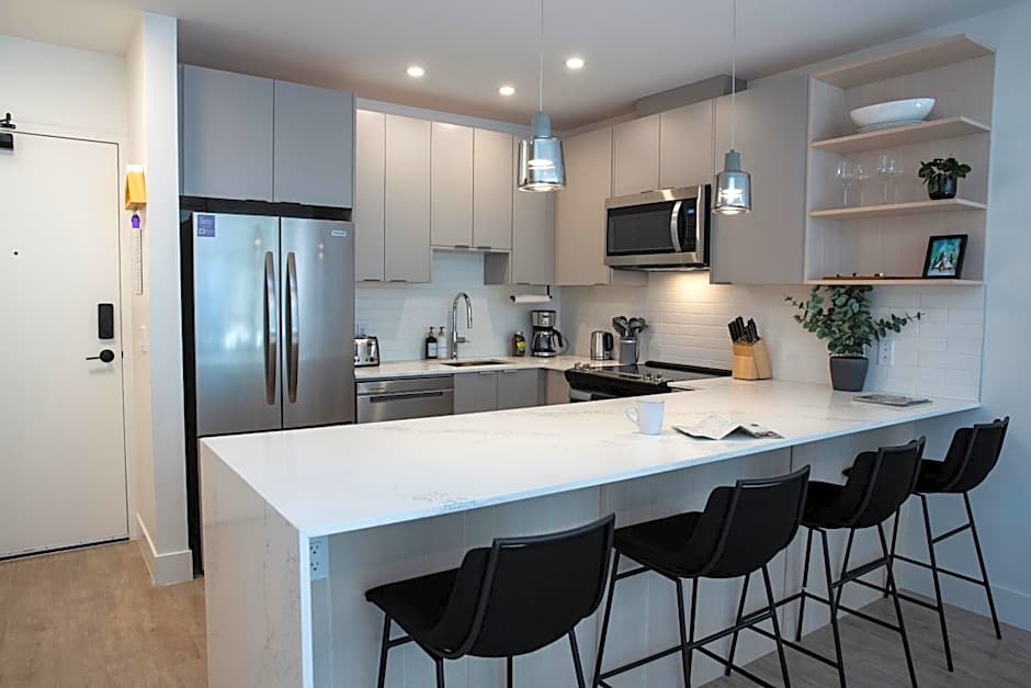 Birdies and Bears by Revelstoke Vacations