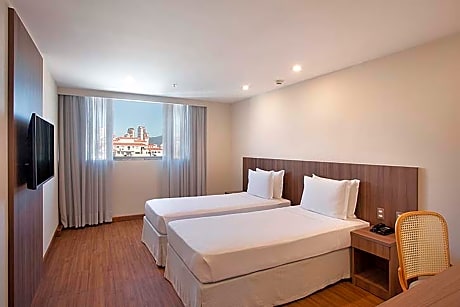 SINGLE EXECUTIVE SUPERIOR