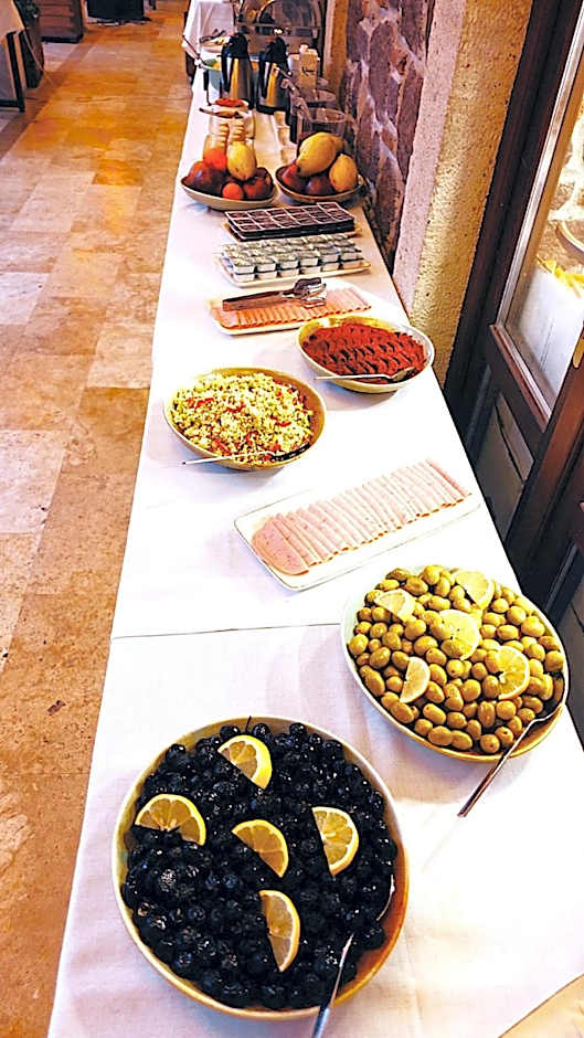 L'agora Old Town Hotel & Bazaar