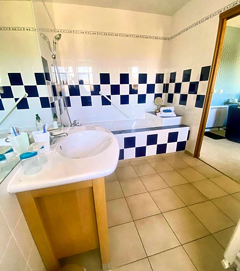 Le Clos de la Barre- Chambres d'hôtes de charme en Normandie-BASLY-Proche plage débarquement