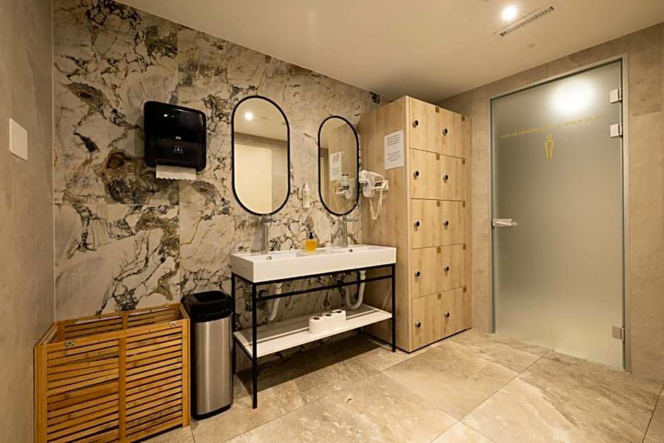 Royal Ariston Hotel