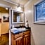 Moose and Maple Lodge