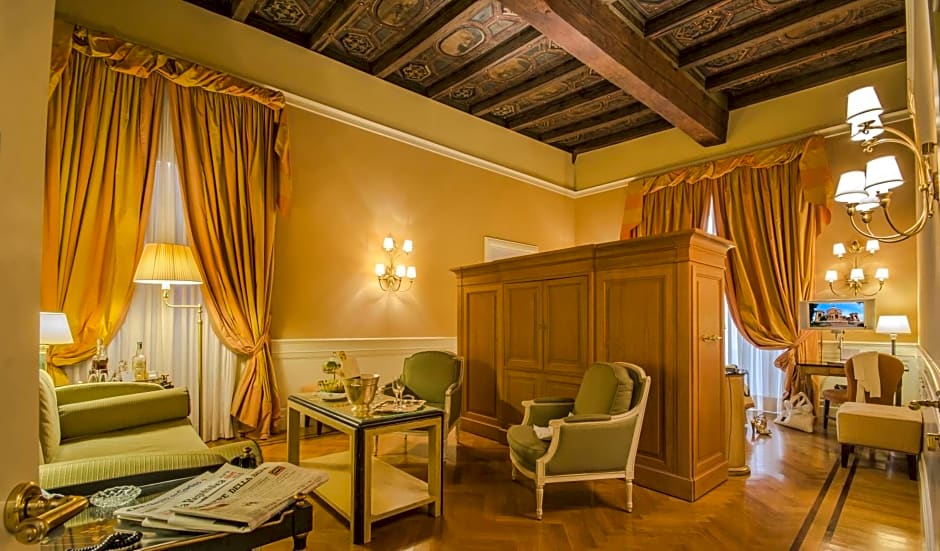 Hotel Corona d'Oro