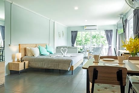 Deluxe Suite with Sea View - 3rd Floor