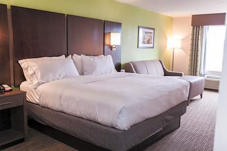 King Room - Hearing Accessible - Non-Smoking