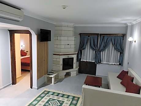 Family Room with Garden View