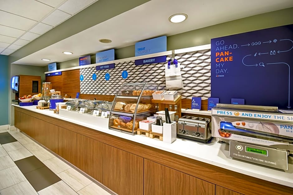 Holiday Inn Express Middletown/Newport By IHG